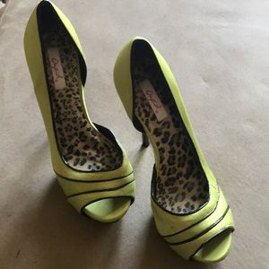 Sexy Sassy Lime Green Pumps. Never Worn.